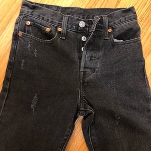 high rise distressed Levi’s 24